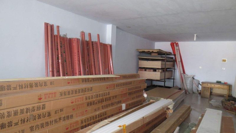 阳台漏水免砸砖，如何选择合适的防水材料？**